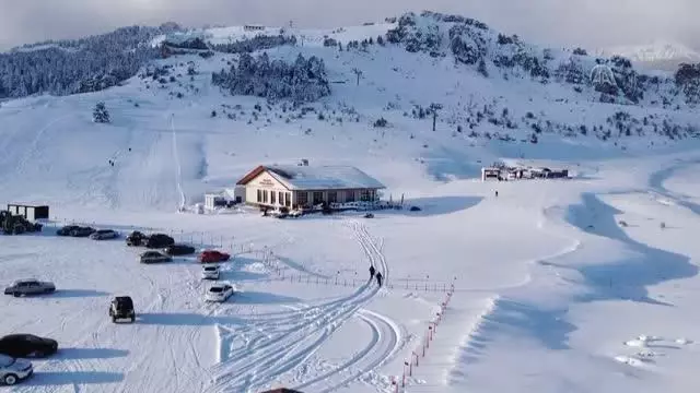 Kartepe, Kartalkaya ve Keltepe kayak merkezleri yarıyıl tatiliyle hareketlendi Kartepe, Kartalkaya ve Keltepe kayak merkezleri yarıyıl tatiliyle hareketlendi
