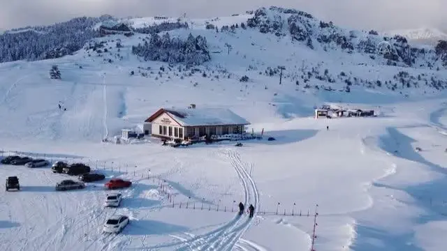 Kartepe, Kartalkaya ve Keltepe kayak merkezleri yarıyıl tatiliyle hareketlendi Kartepe, Kartalkaya ve Keltepe kayak merkezleri yarıyıl tatiliyle hareketlendi