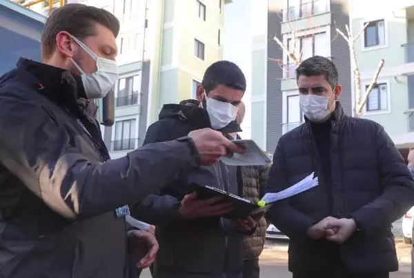 Komşu İletişim Merkezi saha hareketiyle 14 bin haneye ulaştı Komşu İletişim Merkezi saha hareketiyle 14 bin haneye ulaştı