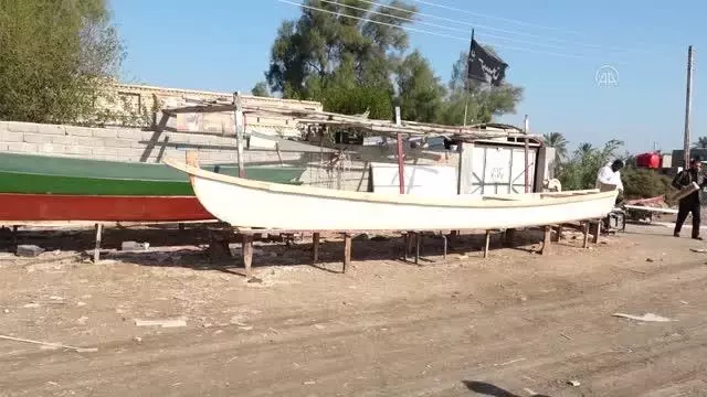 Mezopotamya'nın saklı güzelliği Bataklıklarda salınan ilkel tekneler zamana direniyor