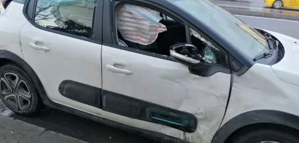Son dakika: Küçükçekmece'de trafik kazası: 7 kişi yaralandı Son dakika: Küçükçekmece'de trafik kazası: 7 kişi yaralandı