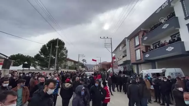 Cumhurbaşkanı Erdoğan şehit ailesine başsağlığı diledi Cumhurbaşkanı Erdoğan şehit ailesine başsağlığı diledi