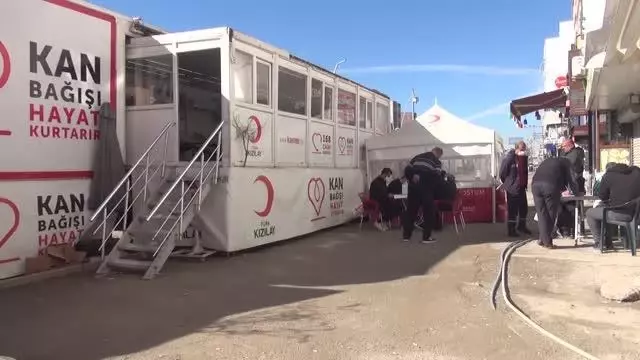 Silopi'de vatandaşlar kan bağışında bulundu Silopi'de vatandaşlar kan bağışında bulundu