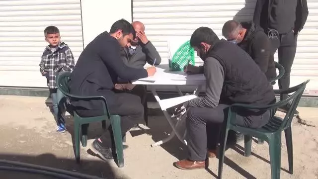 Silopi'de vatandaşlar kan bağışında bulundu Silopi'de vatandaşlar kan bağışında bulundu