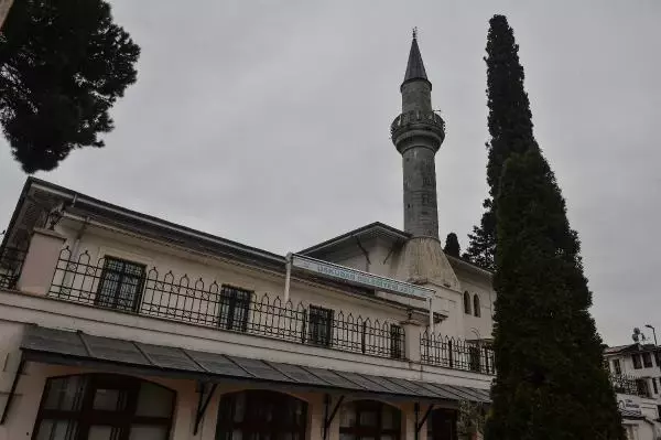 Tarihi camideki 259 yıllık güneş saatine badana