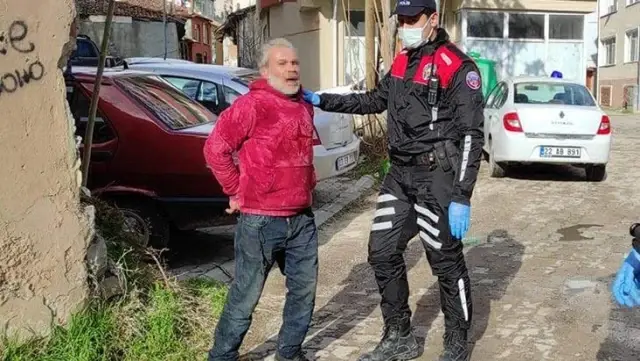 Yavru köpeklere cinsel istismarda bulunan sapık gözaltına alındı Yavru köpeklere cinsel istismarda bulunan sapık gözaltına alındı