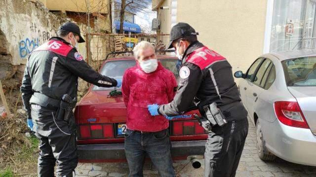 Yavru köpeklere cinsel istismarda bulunan sapık gözaltına alındı Yavru köpeklere cinsel istismarda bulunan sapık gözaltına alındı