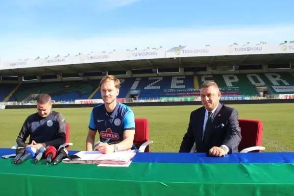 Çaykur Rizespor'da Erik Sabo ve Damjan Dokovic imzaladı Çaykur Rizespor'da Erik Sabo ve Damjan Dokovic imzaladı