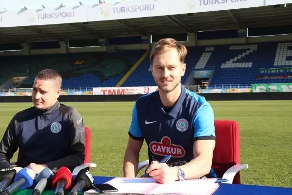 Çaykur Rizespor'da Erik Sabo ve Damjan Dokovic imzaladı Çaykur Rizespor'da Erik Sabo ve Damjan Dokovic imzaladı
