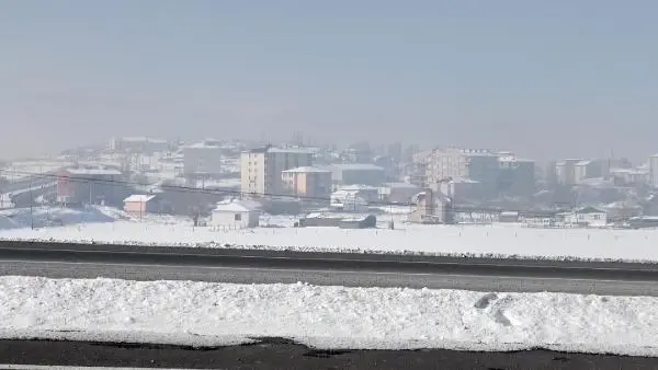 Eksi 35'leri yaşayan Göleliler; 2 kat yorganla uyuyor, 5 kat elbise giyiyor Eksi 35'leri yaşayan Göleliler; 2 kat yorganla uyuyor, 5 kat elbise giyiyor
