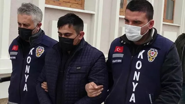Arkadaşının eşiyle yasak aşk yaşayan şahıs, hem kadının kocasını hem de kuzenini vurdu Arkadaşının eşiyle yasak aşk yaşayan şahıs, hem kadının kocasını hem de kuzenini vurdu