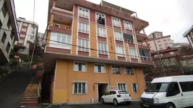 Eyüpsultan'da bir kişi, annesi ve üvey kardeşini bıçakla öldürdü Eyüpsultan'da bir kişi, annesi ve üvey kardeşini bıçakla öldürdü