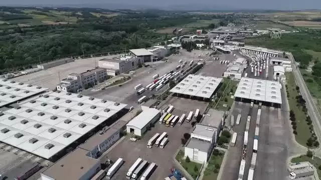 Gümrük personelinin teknolojik yardımcıları sınır kapılarında güvenliği üst düzeye taşıyor Gümrük personelinin teknolojik yardımcıları sınır kapılarında güvenliği üst düzeye taşıyor