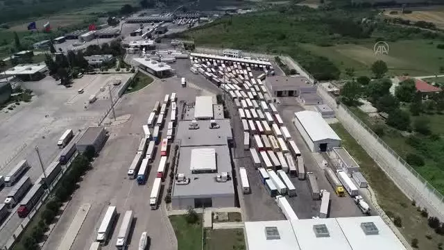 Gümrük personelinin teknolojik yardımcıları sınır kapılarında güvenliği üst düzeye taşıyor Gümrük personelinin teknolojik yardımcıları sınır kapılarında güvenliği üst düzeye taşıyor