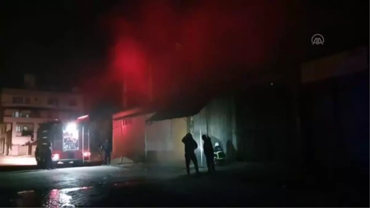 Hatay'da çıkan yangında iş yeri zarar gördü
