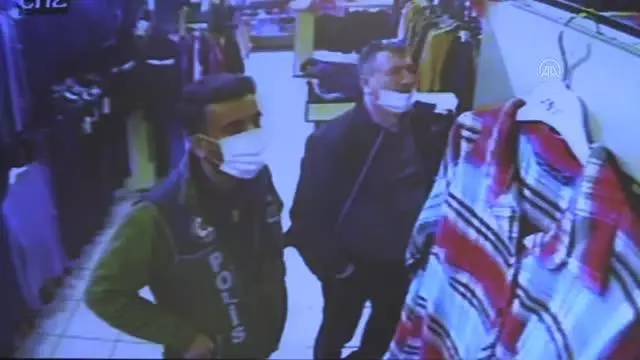 Son dakika haberi! KAHRAMANMARAŞ - Esnaf iş yerinde unutulan 90 bin lirayı polise teslim etti Son dakika haberi! KAHRAMANMARAŞ - Esnaf iş yerinde unutulan 90 bin lirayı polise teslim etti