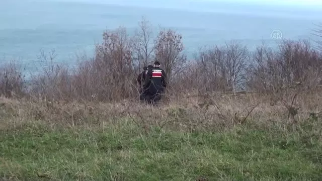 Karadeniz'de kuru yük gemisinin batması sonucu kaybolan 3 kişiyi arama çalışmaları sürüyor Karadeniz'de kuru yük gemisinin batması sonucu kaybolan 3 kişiyi arama çalışmaları sürüyor