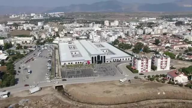 Lefkoşa Acil Durum Hastanesi, Kovid-19 hastalarına hizmet vermeye başladı Lefkoşa Acil Durum Hastanesi, Kovid-19 hastalarına hizmet vermeye başladı