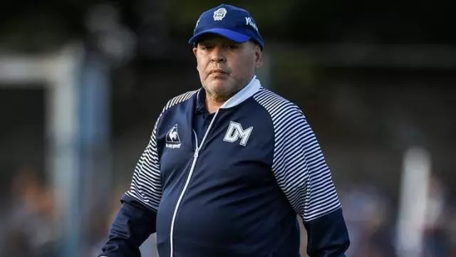 Maradona ile ilgili skandallar bitmek bilmiyor! Sahte imza iddiası doğrulandı Maradona ile ilgili skandallar bitmek bilmiyor! Sahte imza iddiası doğrulandı