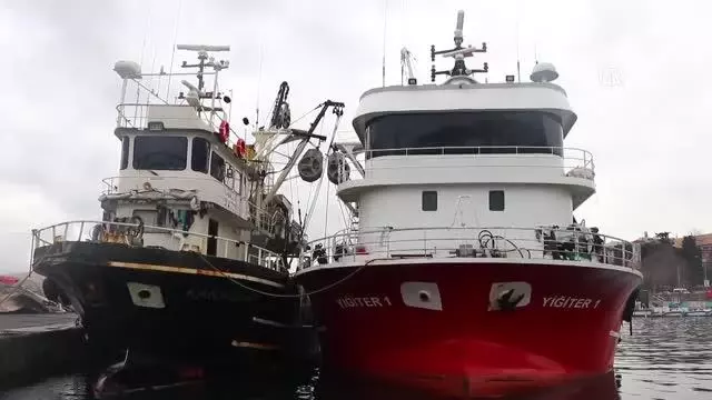 Marmara Denizi'nde lodos 3 gündür etkisini sürdürüyor Marmara Denizi'nde lodos 3 gündür etkisini sürdürüyor