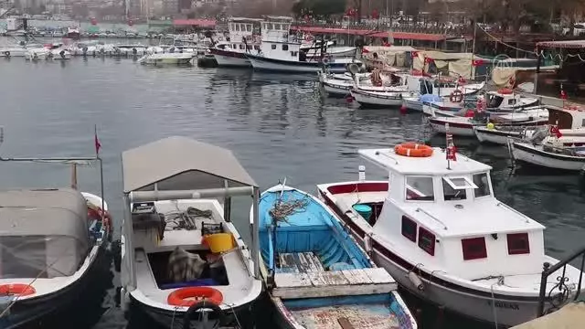 Marmara Denizi'nde lodos 3 gündür etkisini sürdürüyor Marmara Denizi'nde lodos 3 gündür etkisini sürdürüyor