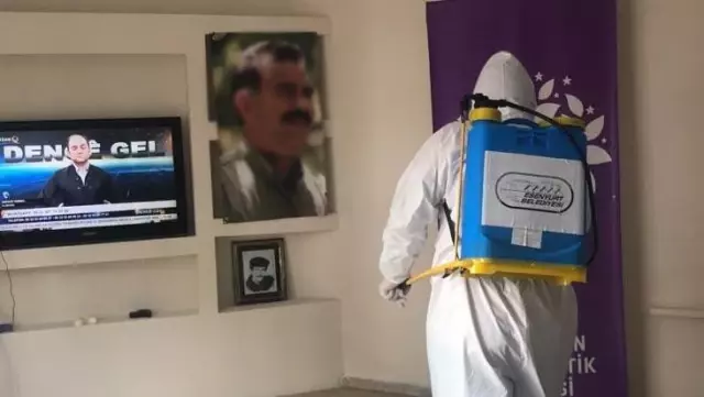 Parti binasını terör yuvasına çeviren HDP Esenyurt ilçe eş başkanları gözaltına alındı Parti binasını terör yuvasına çeviren HDP Esenyurt ilçe eş başkanları gözaltına alındı