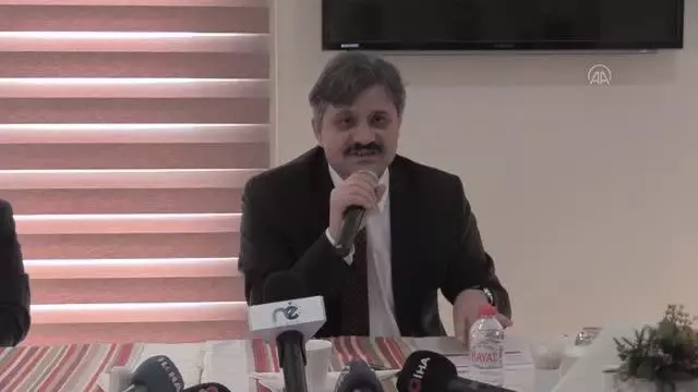 SİÜ Rektörü Prof. Dr. Şındak gazetecilerle buluştu SİÜ Rektörü Prof. Dr. Şındak gazetecilerle buluştu