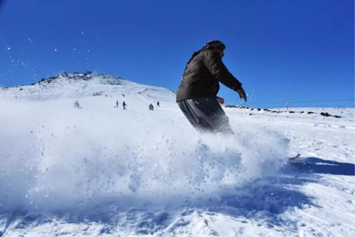 Tükiye'nin en sıcak şehrinde, kayak sezonu başladı