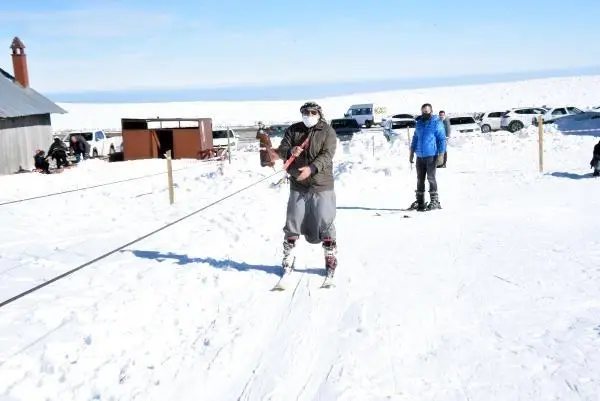 Tükiye'nin en sıcak şehrinde, kayak sezonu başladı Tükiye'nin en sıcak şehrinde, kayak sezonu başladı
