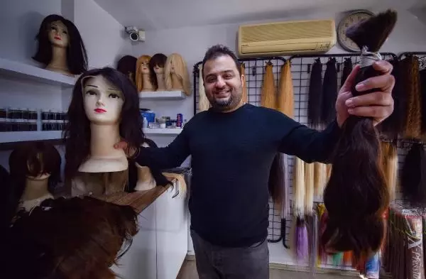Perukçular Türk saçının kilosunu 10 bin liradan alıyor Perukçular Türk saçının kilosunu 10 bin liradan alıyor