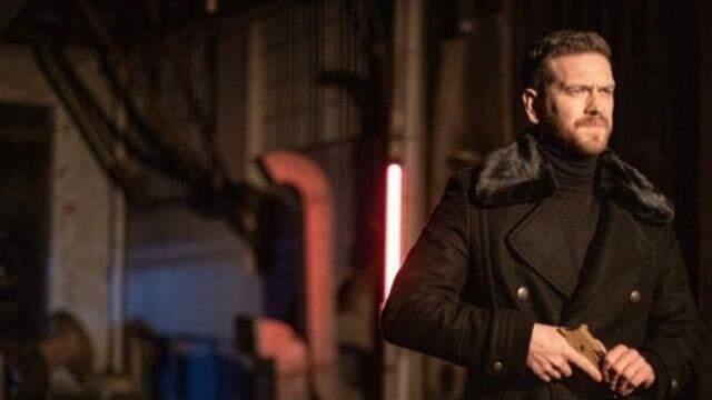 50M2 netflix'de yayınlandı! Engin Öztürk ve Aybüke Pusat'ın 50M2 konusu nedir?