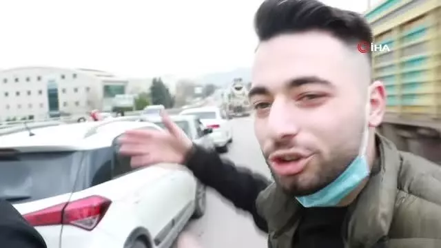 6 aracın birbirine girdiği kazada 2 çocuk yaralandı 6 aracın birbirine girdiği kazada 2 çocuk yaralandı