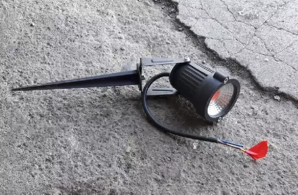 Aydınlatma sistemini çalan şüpheliye, belediye başkanından anlamlı çağrı Aydınlatma sistemini çalan şüpheliye, belediye başkanından anlamlı çağrı