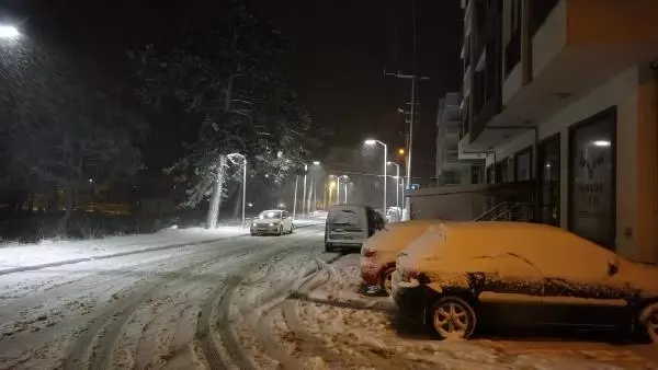 Ayvacık'ta kar yağışı etkili oluyor Ayvacık'ta kar yağışı etkili oluyor