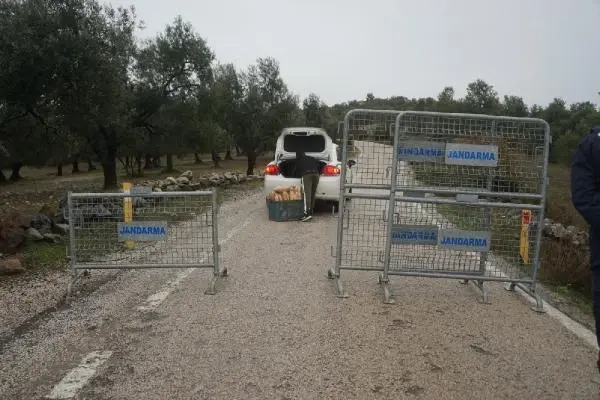 Son dakika haber | Balıkesir'de 2 kırsal mahalle karantinaya alındı Son dakika haber | Balıkesir'de 2 kırsal mahalle karantinaya alındı