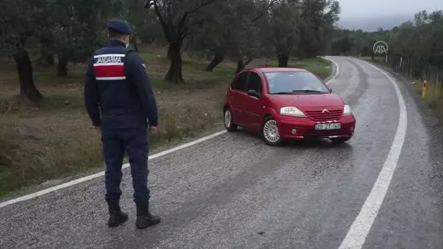 Son dakika haber | BALIKESİR - İki mahalle Kovid-19 tedbirleri kapsamında karantinaya alındı Son dakika haber | BALIKESİR - İki mahalle Kovid-19 tedbirleri kapsamında karantinaya alındı