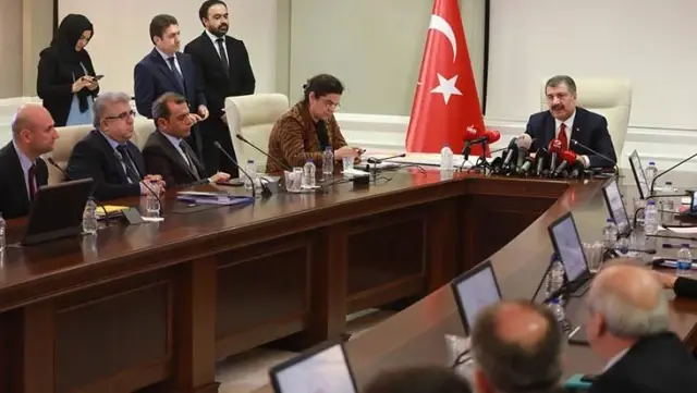 Bilim Kurulu üyesi Prof. Özlü, 'Yüz yüze eğitim 15 Şubat'ta başlar mı?' sorusunu yanıtladı, 4 tehdidi sıraladı Bilim Kurulu üyesi Prof. Özlü, 'Yüz yüze eğitim 15 Şubat'ta başlar mı?' sorusunu yanıtladı, 4 tehdidi sıraladı