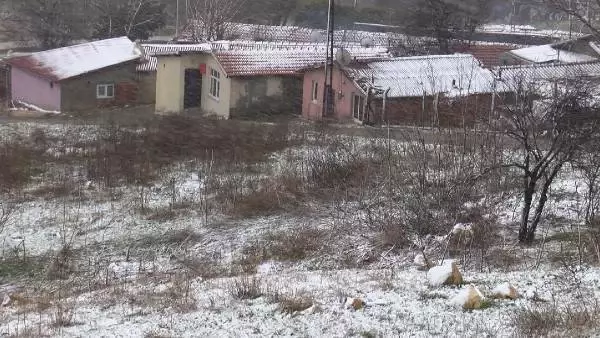 Çatalca'da kar, yüksek kesimler beyaz örtüyle kaplandı Çatalca'da kar, yüksek kesimler beyaz örtüyle kaplandı