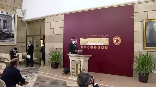 CHP'li Özgür Özel, Hayvan Hakları Yasası'nın çıkartılmasını istedi CHP'li Özgür Özel, Hayvan Hakları Yasası'nın çıkartılmasını istedi