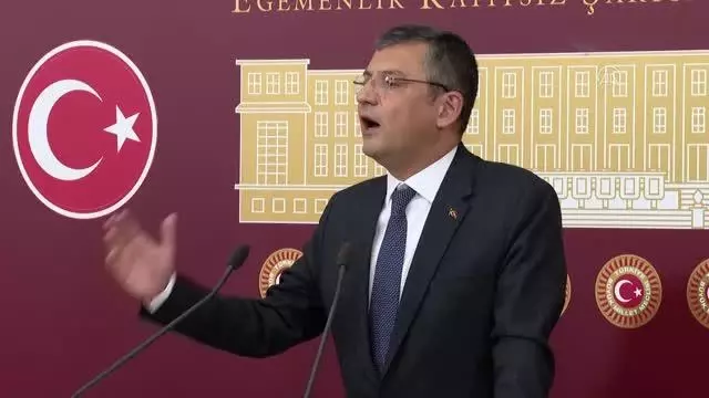 CHP'li Özgür Özel, Hayvan Hakları Yasası'nın çıkartılmasını istedi CHP'li Özgür Özel, Hayvan Hakları Yasası'nın çıkartılmasını istedi