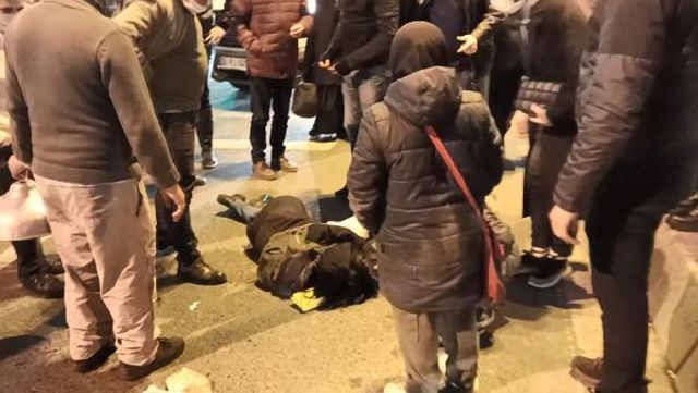 Kırmızı ışıkta geçen kadına kamyonet çarptı, şoför aracı bırakıp olay yerinden kaçtı