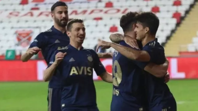 Fenerbahçeli Diego Perotti, 4 ay forma giyemeyecek Fenerbahçeli Diego Perotti, 4 ay forma giyemeyecek