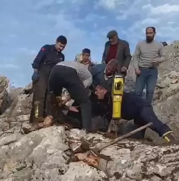 Son dakika haberi Gaziantep�te kayalık alanda mahsur