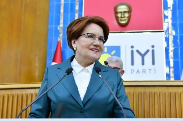 Grup toplantısına Akşener'in Perinçek'e taktığı isim damga vurdu: Cinping Perinçek, Erdoğan'ı da Bahçeli'yi de esir almış Grup toplantısına Akşener'in Perinçek'e taktığı isim damga vurdu: Cinping Perinçek, Erdoğan'ı da Bahçeli'yi de esir almış