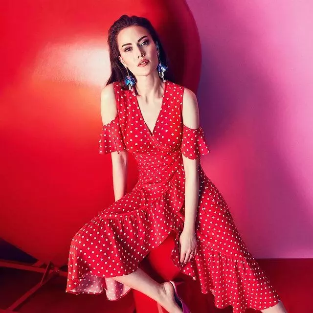 Güzelliğiyle sınırları aştı! Fahriye Evcen dünyanın en güzel 10 Müslüman kadını listesinde Güzelliğiyle sınırları aştı! Fahriye Evcen dünyanın en güzel 10 Müslüman kadını listesinde