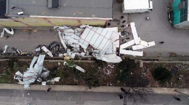 Her şey bir anda olup bitti! Bursa'daki şiddetli fırtına kameralara anbean yansıdı