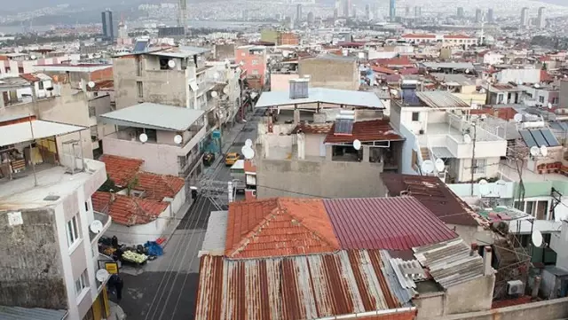 İzmir'in göbeğindeki mahalle, yıllardır doğal gaz bekliyor İzmir'in göbeğindeki mahalle, yıllardır doğal gaz bekliyor