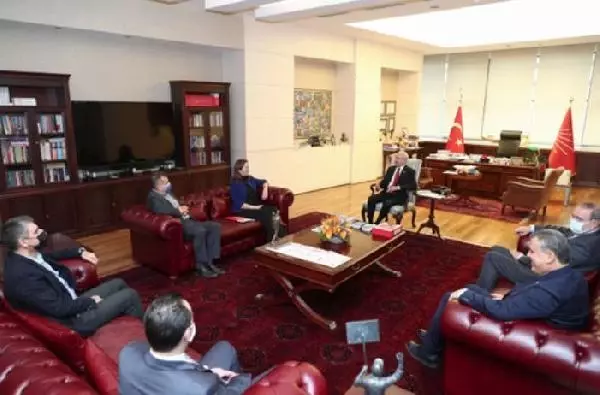 Kılıçdaroğlu, DİSK Genel Başkanı Çerkezoğlu ve beraberindeki heyeti kabul etti (2) Kılıçdaroğlu, DİSK Genel Başkanı Çerkezoğlu ve beraberindeki heyeti kabul etti (2)