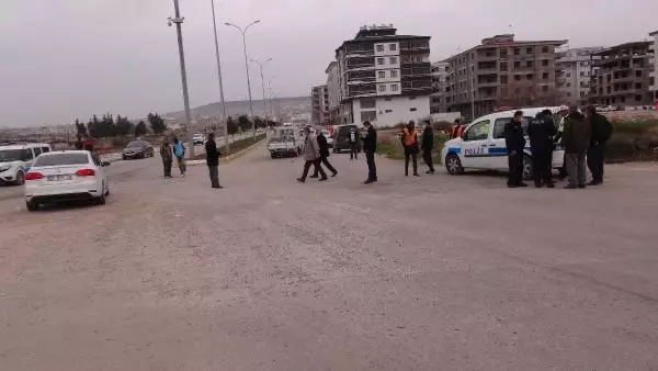 Kilis'te otomobiller çarpıştı: 3 yaralı Kilis'te otomobiller çarpıştı: 3 yaralı