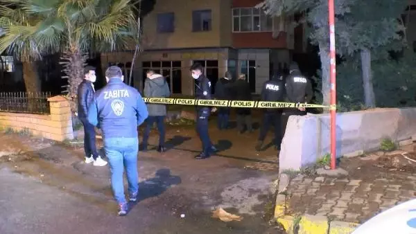Maltepe'de yıkımına başlanan bina yarım bırakıldı, vatandaşlar tepki gösterdi Maltepe'de yıkımına başlanan bina yarım bırakıldı, vatandaşlar tepki gösterdi